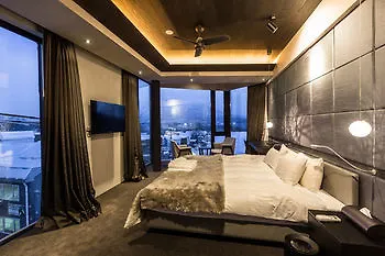 Haven Niseko Hotel 4*,